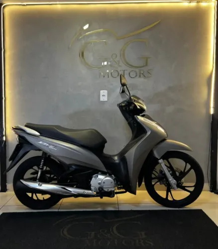 Honda Biz 125 2024 Cinza Com 16 Mil Km