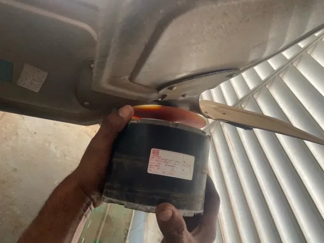 motor ventilador da marca Weg, modelo 10340094.
