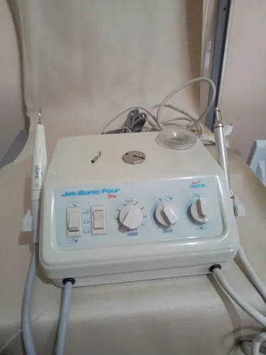 Aparelho de profilaxia Dabi em perfeito funcionamento , ultrassom e jato de bicarbonato 