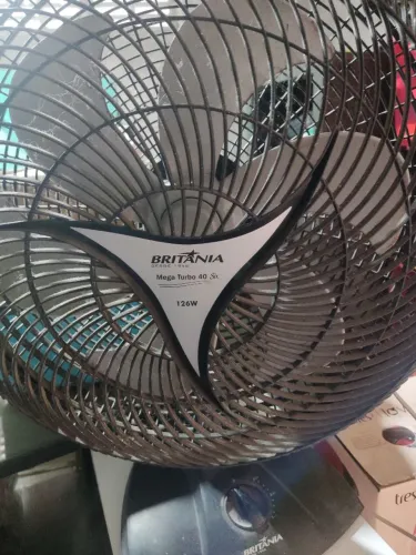 Ventilador Britânia mega turbo 40 -tem defeito