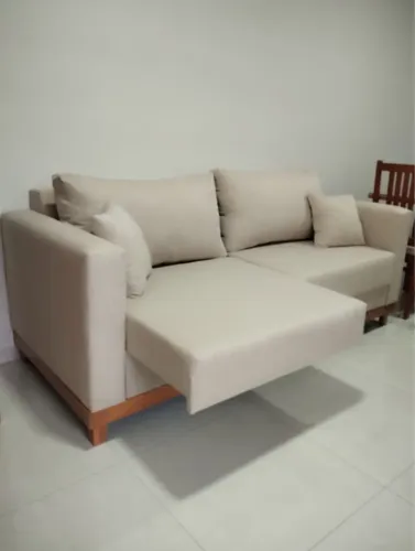 Sofá Retrátil Bege com Design Moderno e Confortável