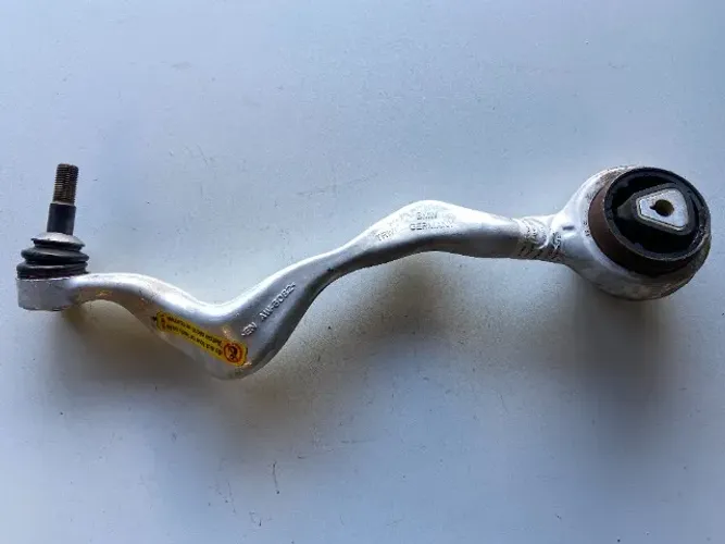 Braço Da Suspensão Dianteiro Esquerdo Bmw 120i 2009 2010