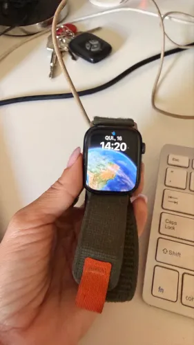 Apple Watch Series 9, em excelente estado e funcionando perfeitamente.