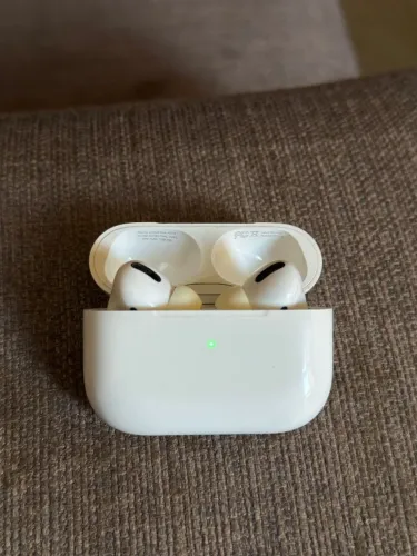 AirPods Pro (1ª Geração) - Bem cuidado e pouco tempo de uso