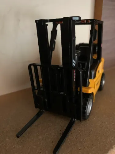 Miniatura Empilhadeira ?