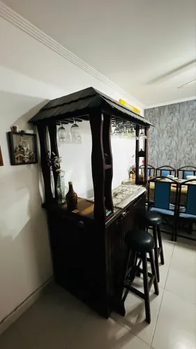 Barzinho de Madeira Rústico Completo + Adega + Suporte para Taças (Estilo Colonial)