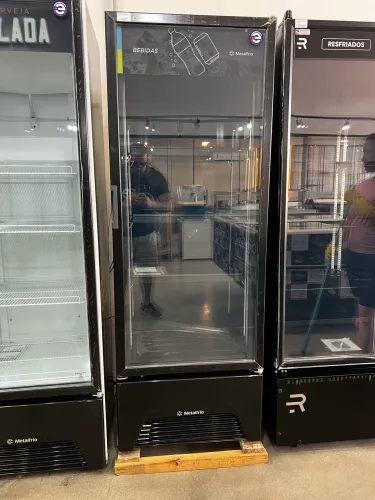 Expositor visa cooler - Metalfrio - 403 litros - total black 