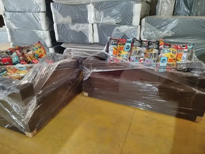 Sofá 2 e 3 lugares novo na embalagem