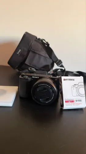 Sony ZV-E10 + Lente 16-50mm + Bateria Extra + Carregador Duplo + Filtro ND + Bolsa