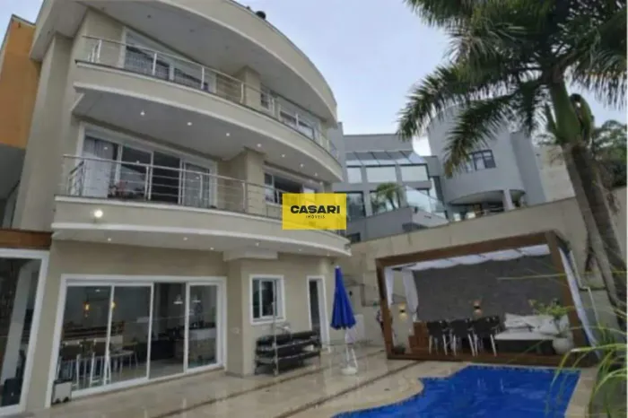 Casa à venda em Parque Terra Nova II, São Bernardo do Campo 534 m² internos em 450 m² de