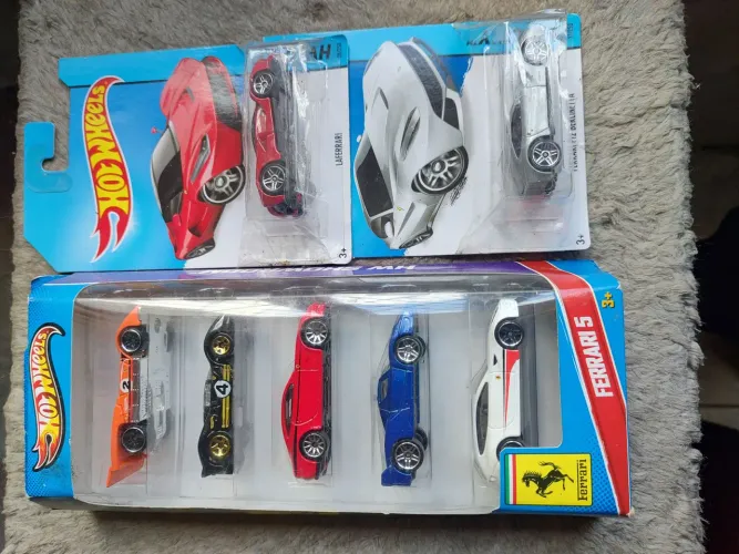 Lote Hot Wheels Ferrari raras
