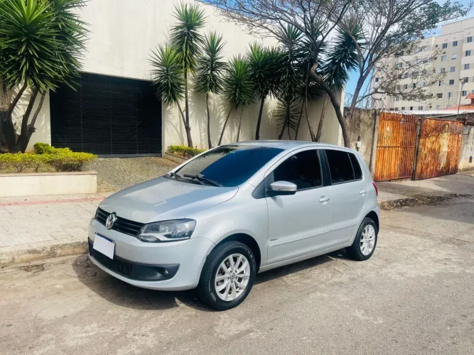 Volkswagen Fox 1.6 MI Total Flex 8V 5P 2013