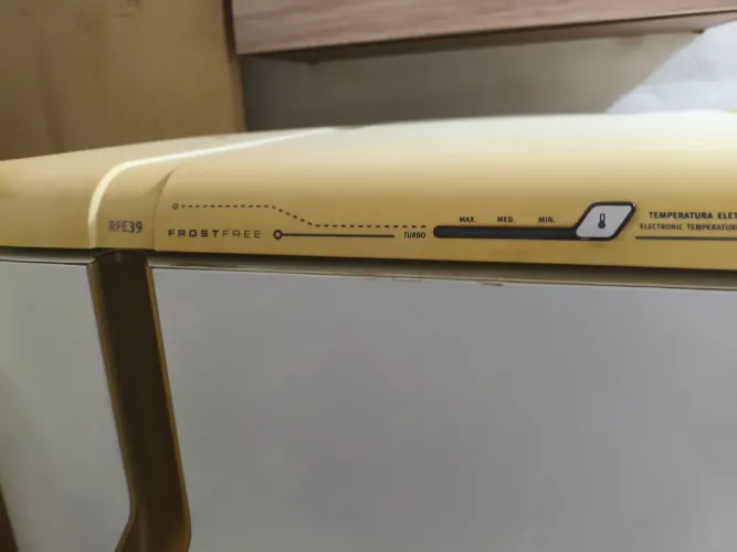 Geladeira Frost Free Electrolux RFE39