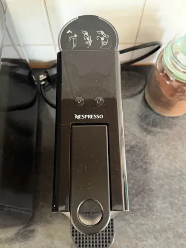 Cafeteira Nespresso c30