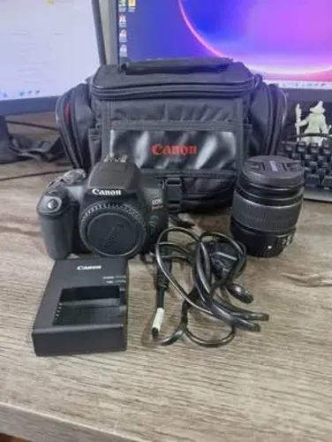 Canon T7