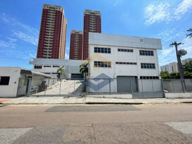 Galpão Comercial à Venda c/ 2.464m², 3 Pavimentos, 20 Vagas de Garagem - Ponte São João -