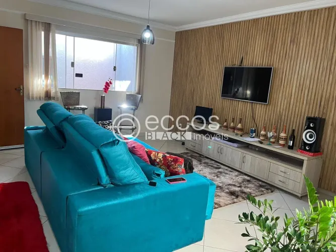 Casa à venda, 2 quartos, 1 suíte, 3 vagas, Jardim Brasília - UBERABA/MG