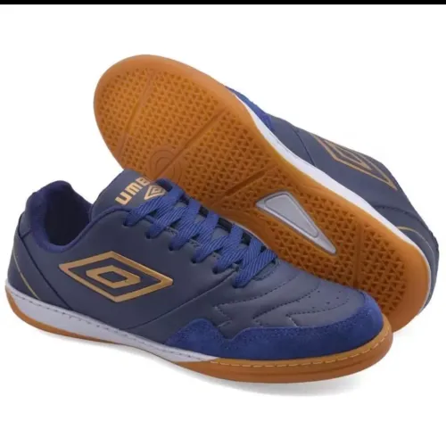 Chuteira Umbro costurada