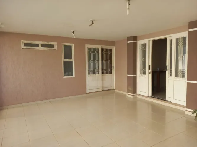 Casa para locação no bairro Tubalina