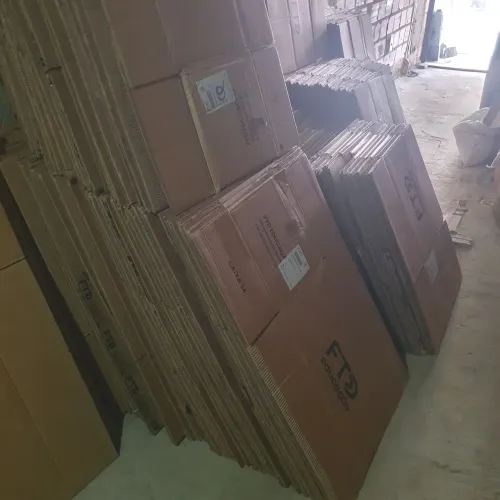 Caixa de papelão para mudança, plástico bolha,fita durex larga,papel de seda e etc.