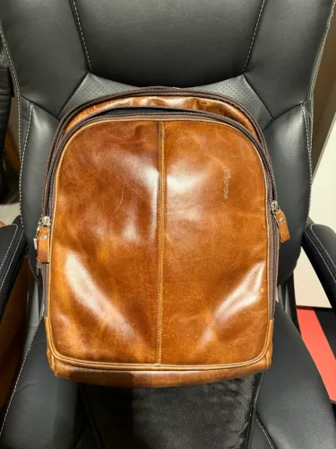 Mochila 100% couro para notebook até 15?