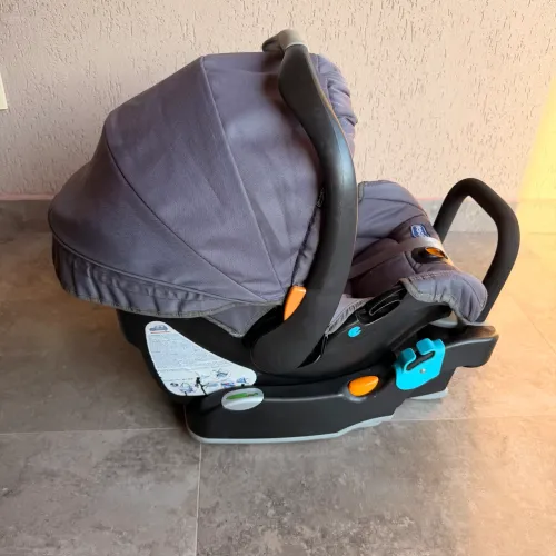 Bebê Conforto + Carrinho para Bebê Chicco.