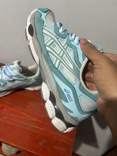 Tenis Asics Nyc Gel tamanho 42