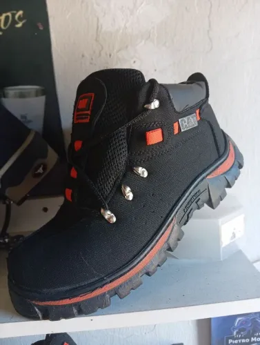 Bota Caterpillar Tam 40 pegar Havan ou posto canaã