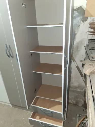 Ropeiro 2 portas e 2 gavetas de solteiro