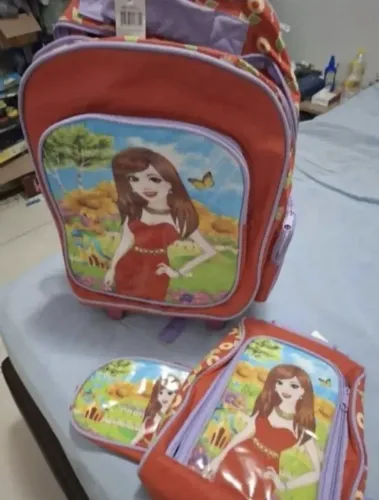 Kit mochila com lancheira + estojo , novo! 