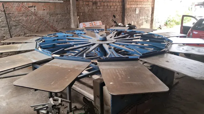 Carrocel de 14 bandeijas 