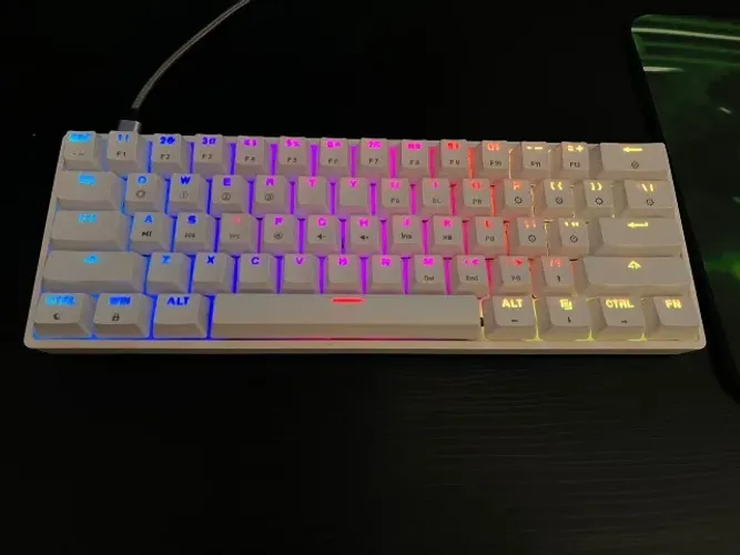 Teclado Mecânico GK61 RGB Hot Swap - Excelente Estado