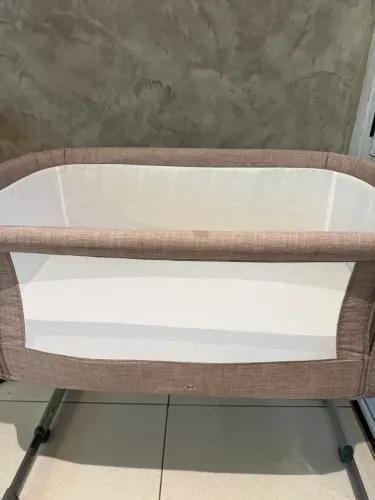 Berço de acoplar na cama safety 