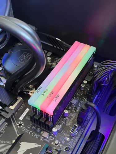 Memórias RAM 3600MHz XPG Spectrix D45G 32GB (4x8)