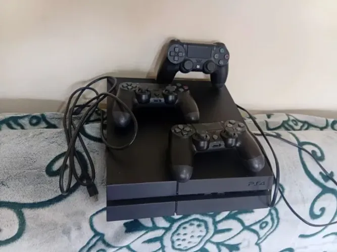 PLAYSTATIO 4 SLIM, 500G EM PERFEITO ESTADO DE CONSEREVAÇÃO