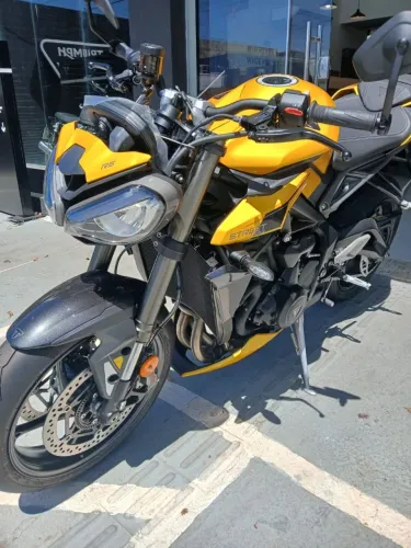 Vendo Street Triple 765cc 2025 