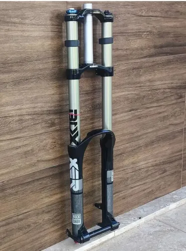 Suspensão RockShox Boxxer World Cup 26"