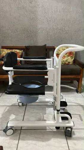Cadeira De Transferência Higiênica Idoso Acamados Elevação Hidráulica Sanitária 135kg