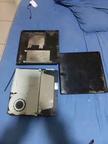 Vende-se PS4 quebrado mas funciona
