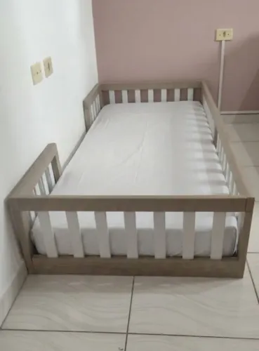 Vendo cama Montessoriana ( sem colchão)