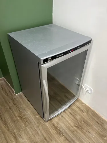 Frigobar/ adega