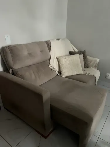 SOFÁ MUITO NOVO!!  