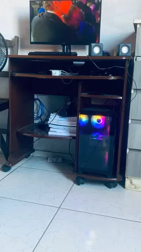 Escrivaninha para computador
