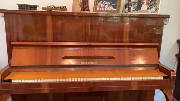 Piano Vertical FRITZ DOBBERT