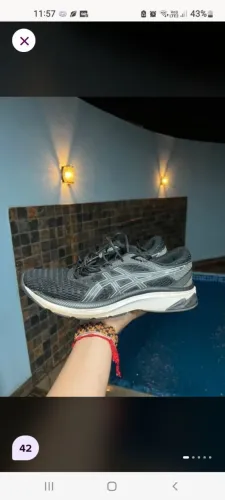 Tenis asics 42