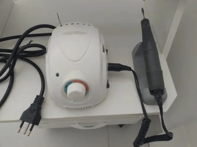 Motor unha em gel