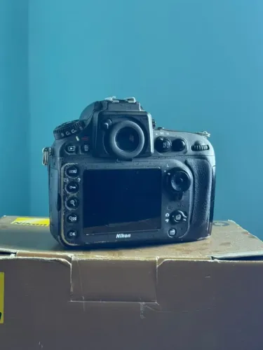 *NIKON D800 FULL FRAME ? KIT COMPLETO!* ? ? *Nikon D800 + 2 BATERIAS + CARTÃO CF LEXAR