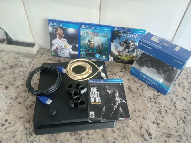 PlayStation 4 Slim 1TB