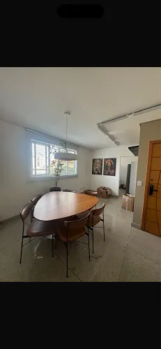 Mesa com cadeira novas e de qualidade