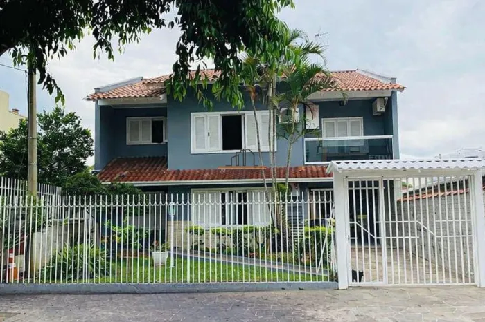 Casa Sobrado para Alugar em Canoas com Salão de Festa e Jardim REF: 2583